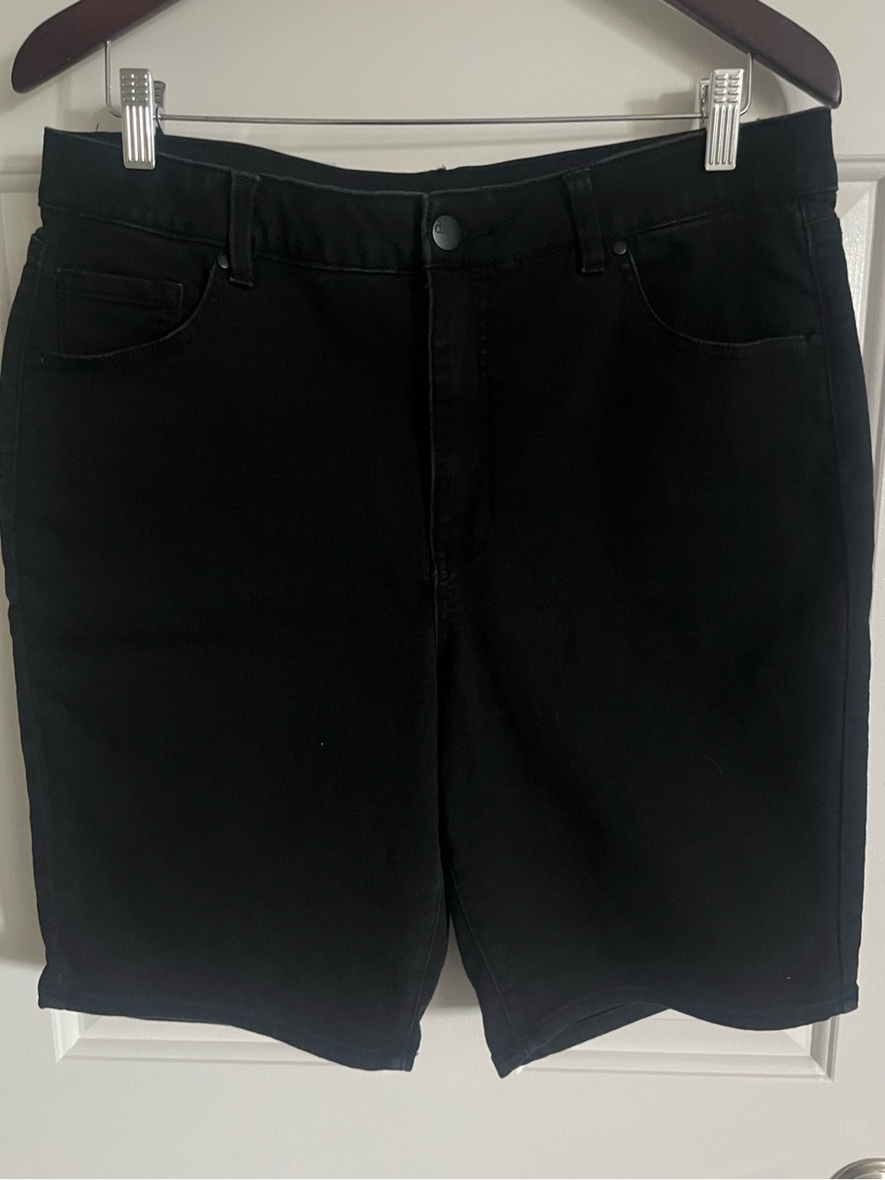 Women’s Black Stretch Casual Jean Shorts Size 14
